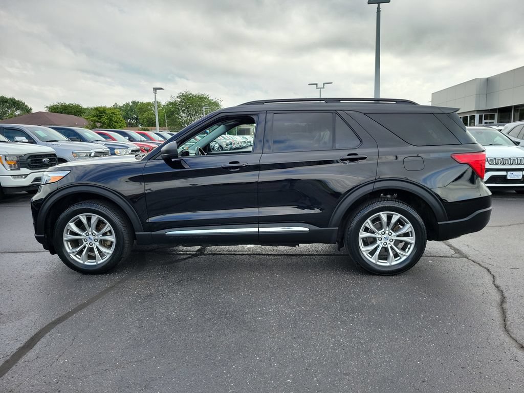 Certified 2023 Ford Explorer XLT w/ Equipment Group 202A AWD/4WD image 7