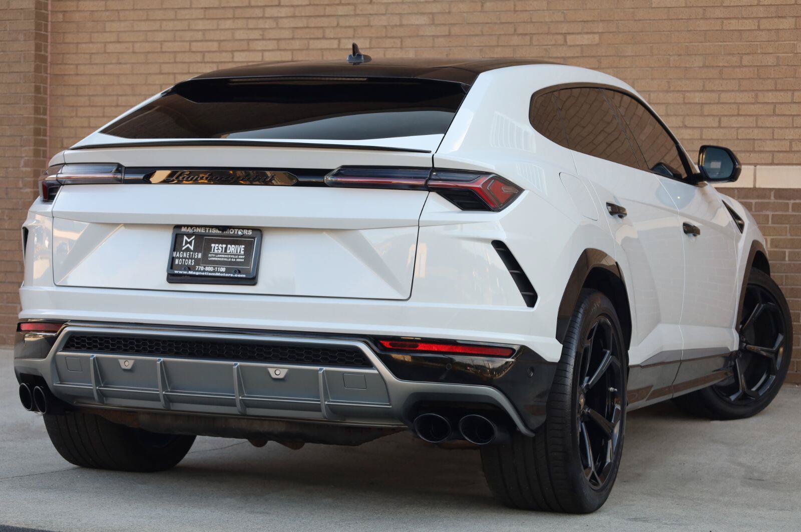 Used 2019 Lamborghini Urus AWD/4WD image 11