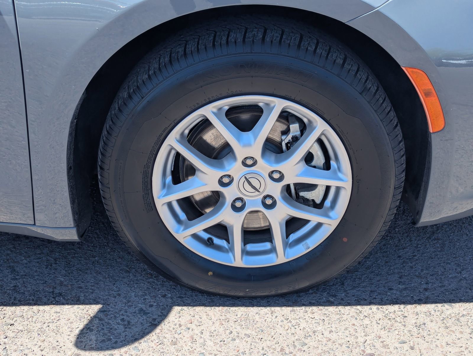 Used 2023 Chrysler Pacifica Touring-L image 9