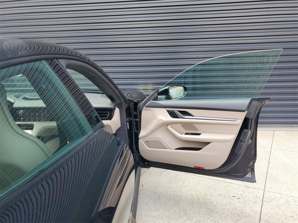 New 2025 Porsche Taycan image 20