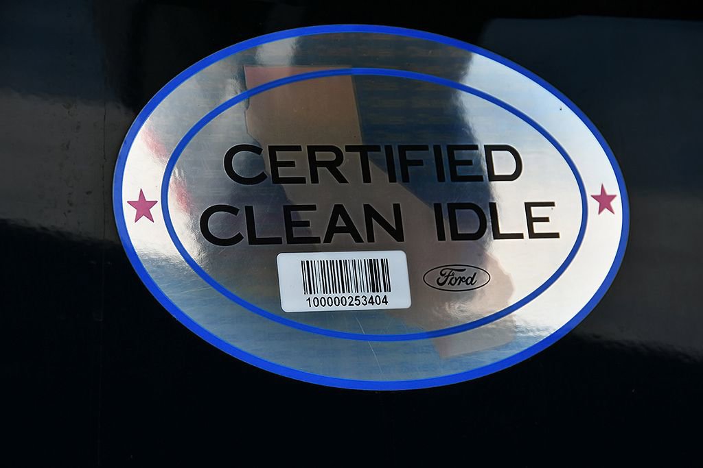 Used 2018 Ford F750 2WD Regular Cab Super Duty image 14