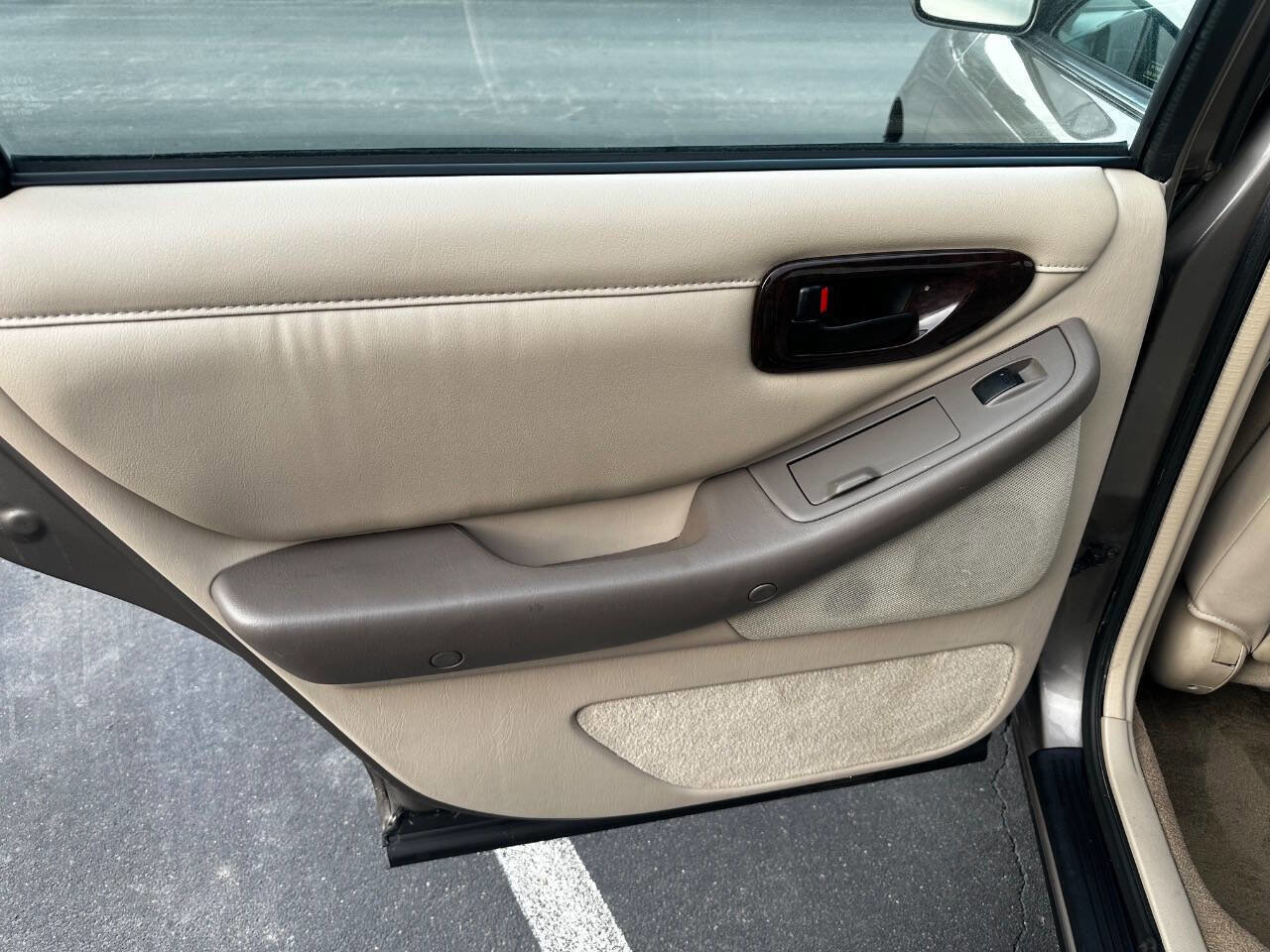 Used 1998 Toyota Avalon XLS image 13