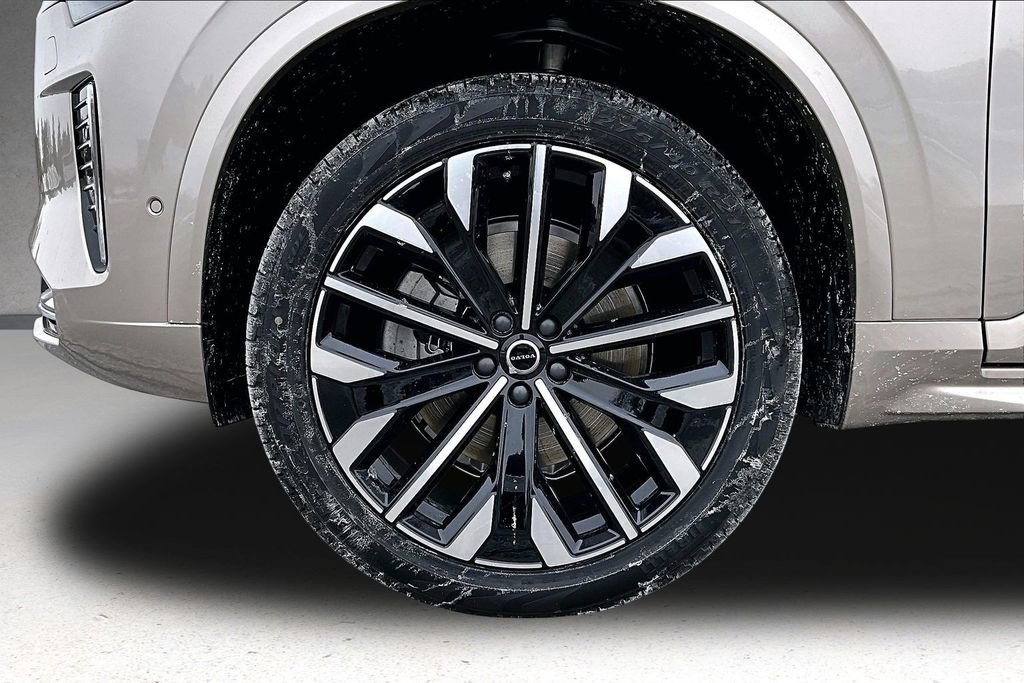 New 2026 Volvo XC90 B6 Plus w/ Protection Package Premier image 13
