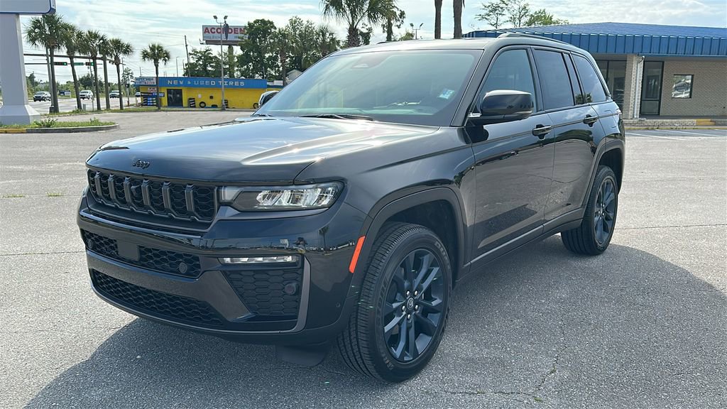 New 2026 Jeep Grand Cherokee Limited AWD/4WD image 2