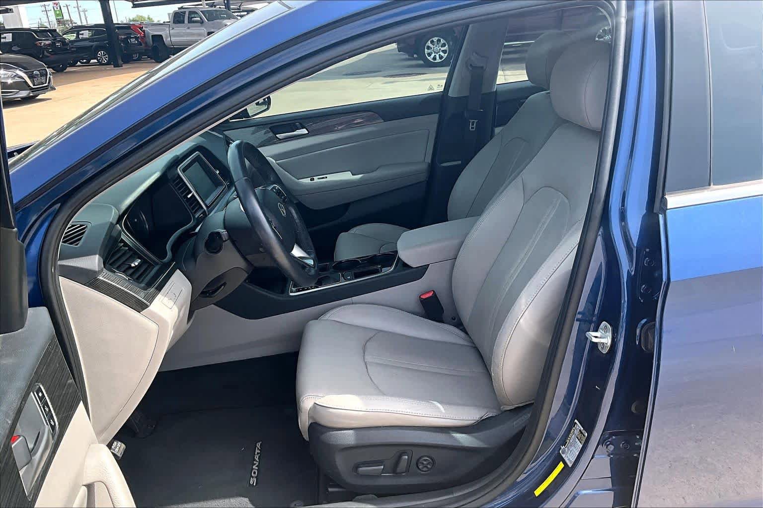 Used 2018 Hyundai Sonata Limited w/ Cargo Package FWD image 8