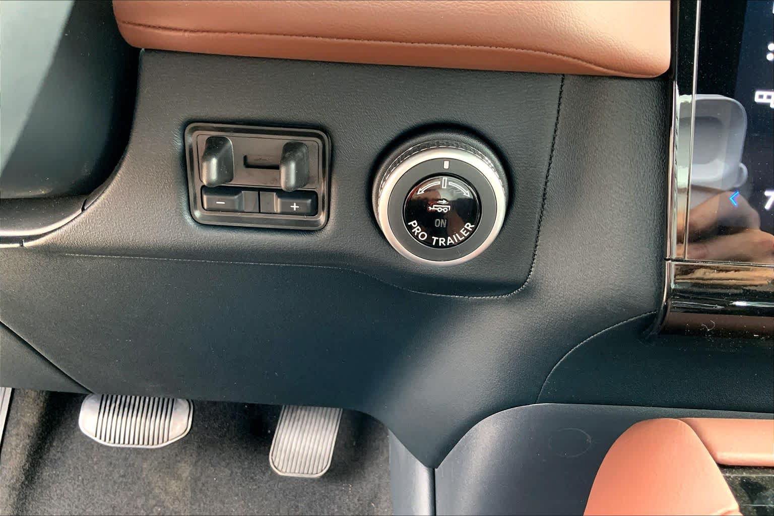 New 2026 Lincoln Navigator Reserve AWD/4WD image 20