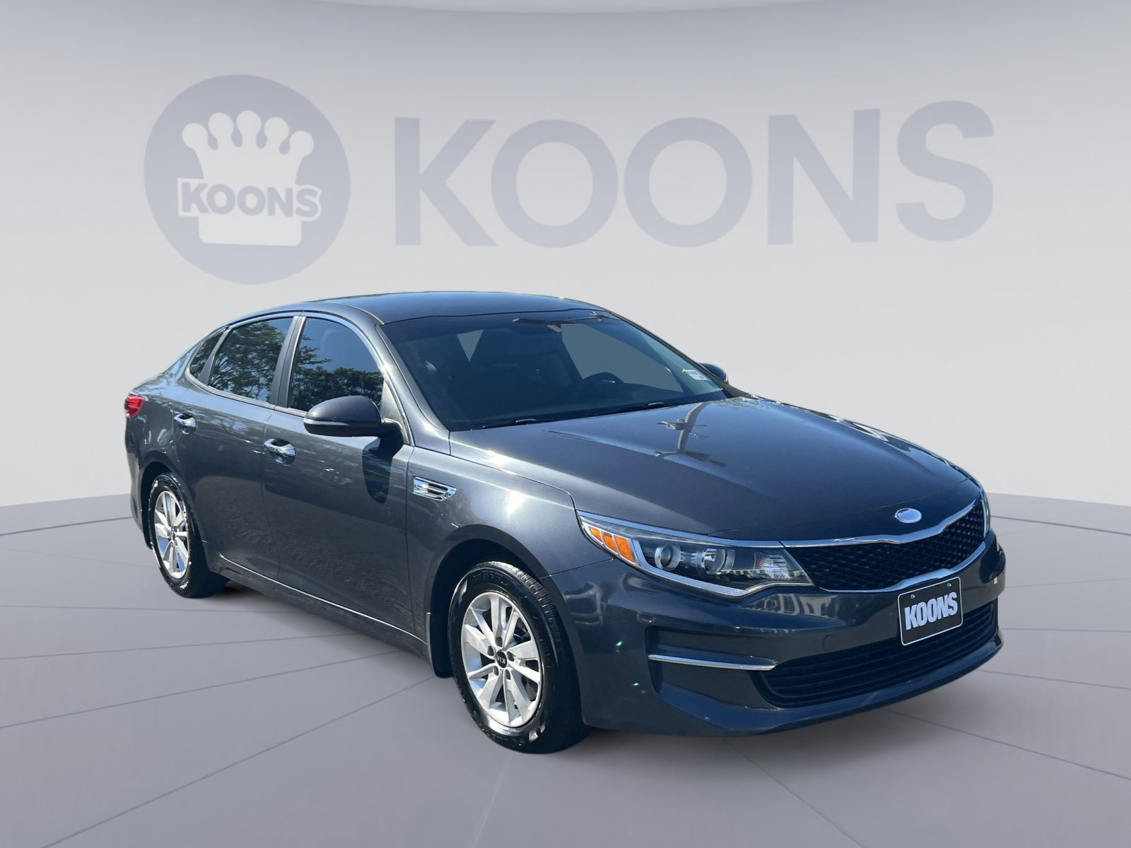 Used 2018 Kia Optima LX FWD image 2