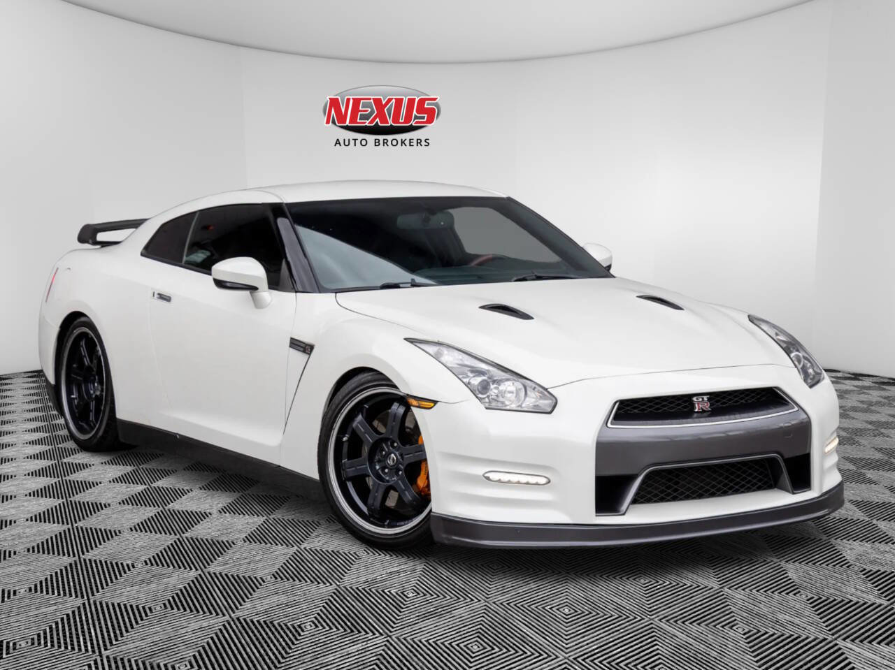 Used 2014 Nissan GT-R Black Edition AWD/4WD image 1