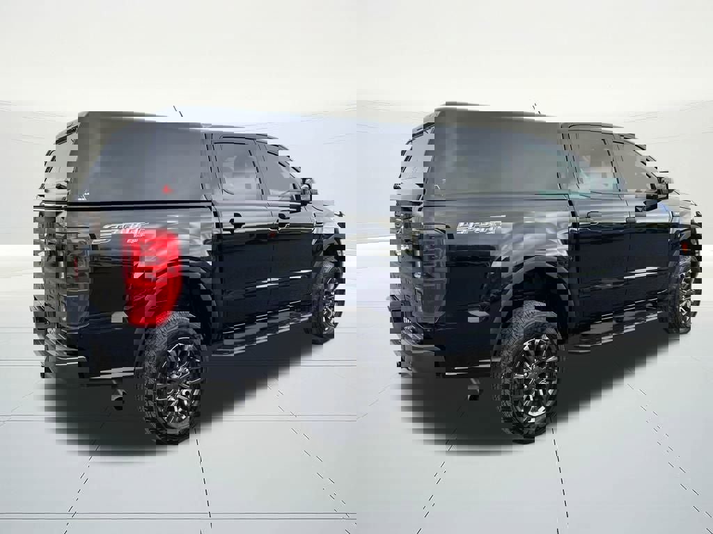 Used 2023 Ford Ranger XLT w/ Equipment Group 302A High image 5