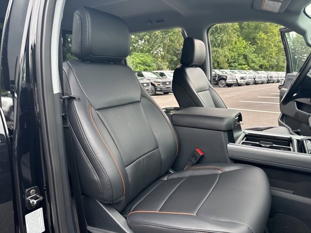 New 2025 Ford F250 Lariat w/ Chrome Package image 23