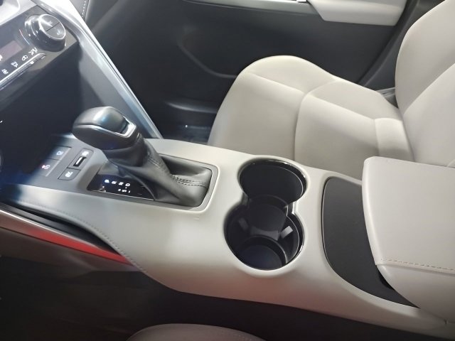 Used 2023 Toyota Venza LE AWD/4WD image 31