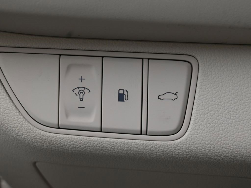 New 2026 Genesis G70 2.5T Prestige image 25