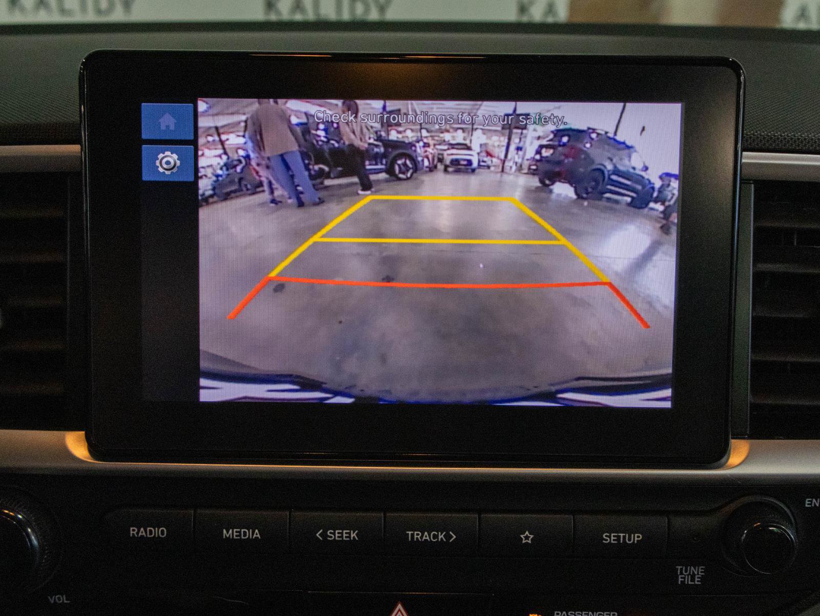 Used 2023 Hyundai Venue SEL FWD image 6