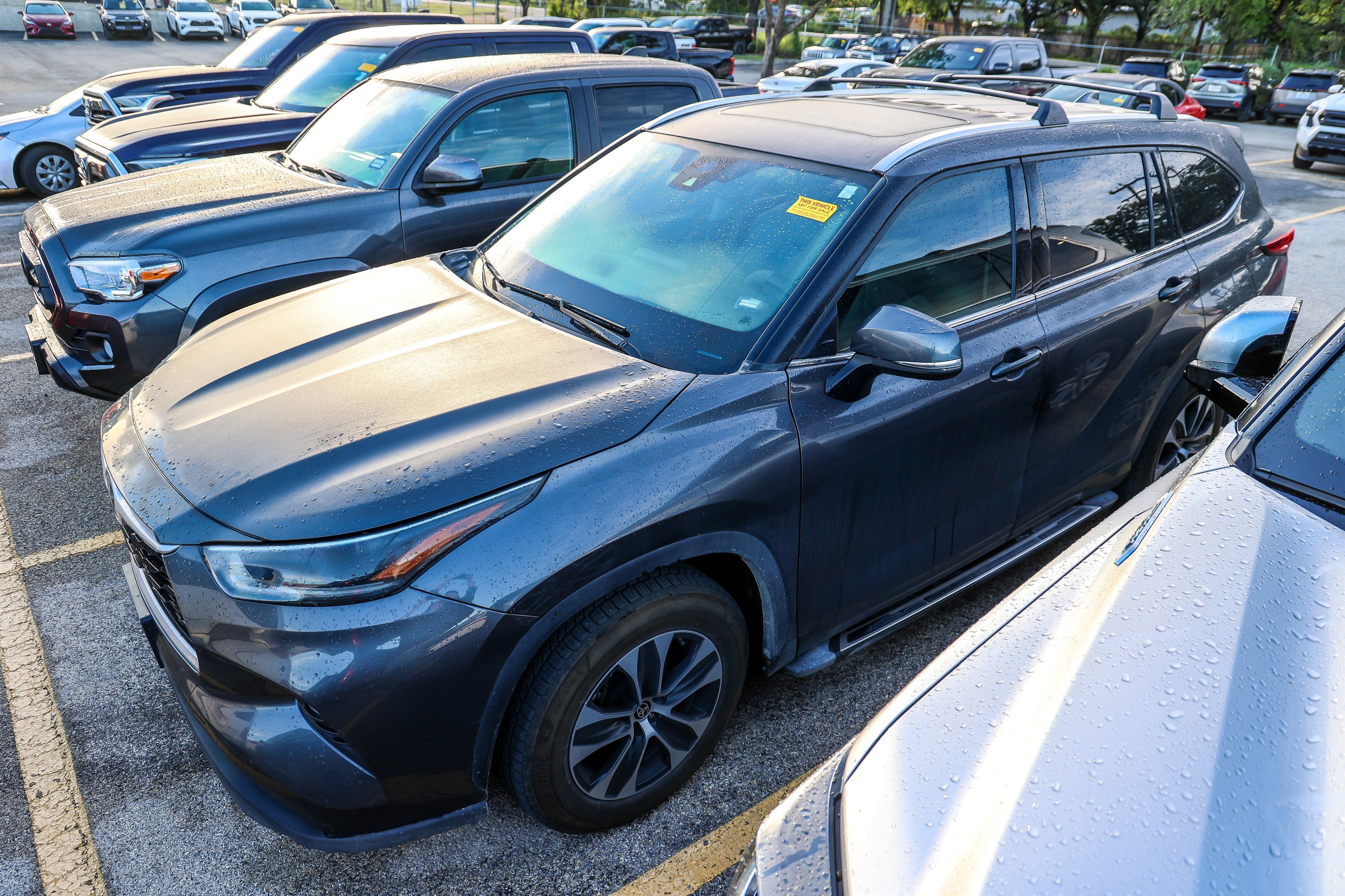 Used 2021 Toyota Highlander XLE FWD image 9