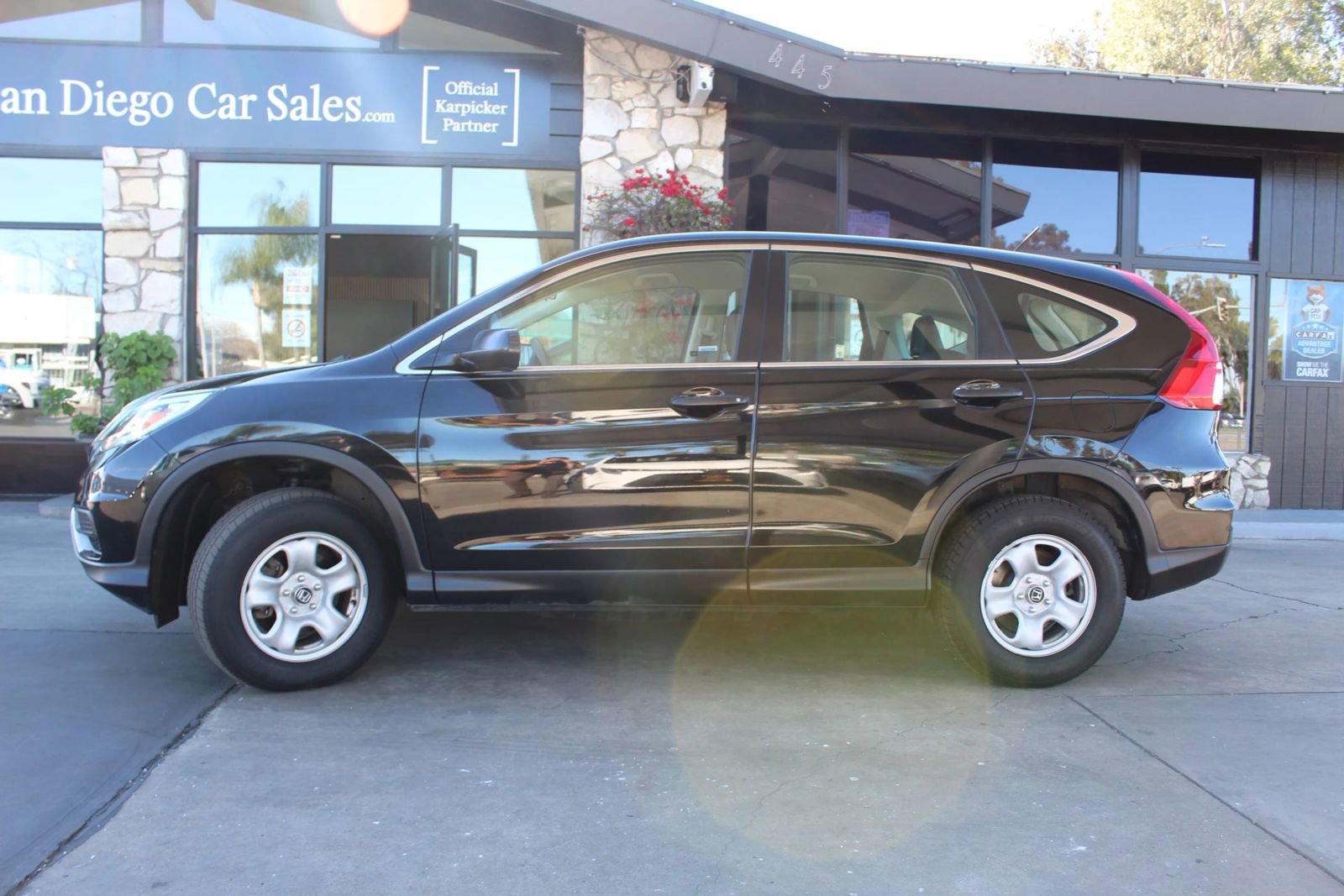 Used 2016 Honda CR-V LX image 2