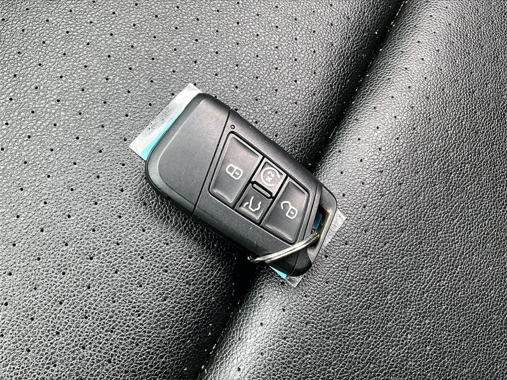 Used 2022 Volkswagen Atlas SE w/ Panoramic Sunroof Package image 11