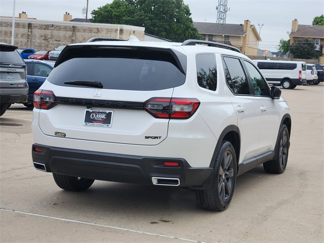 Used 2025 Honda Pilot Sport image 14