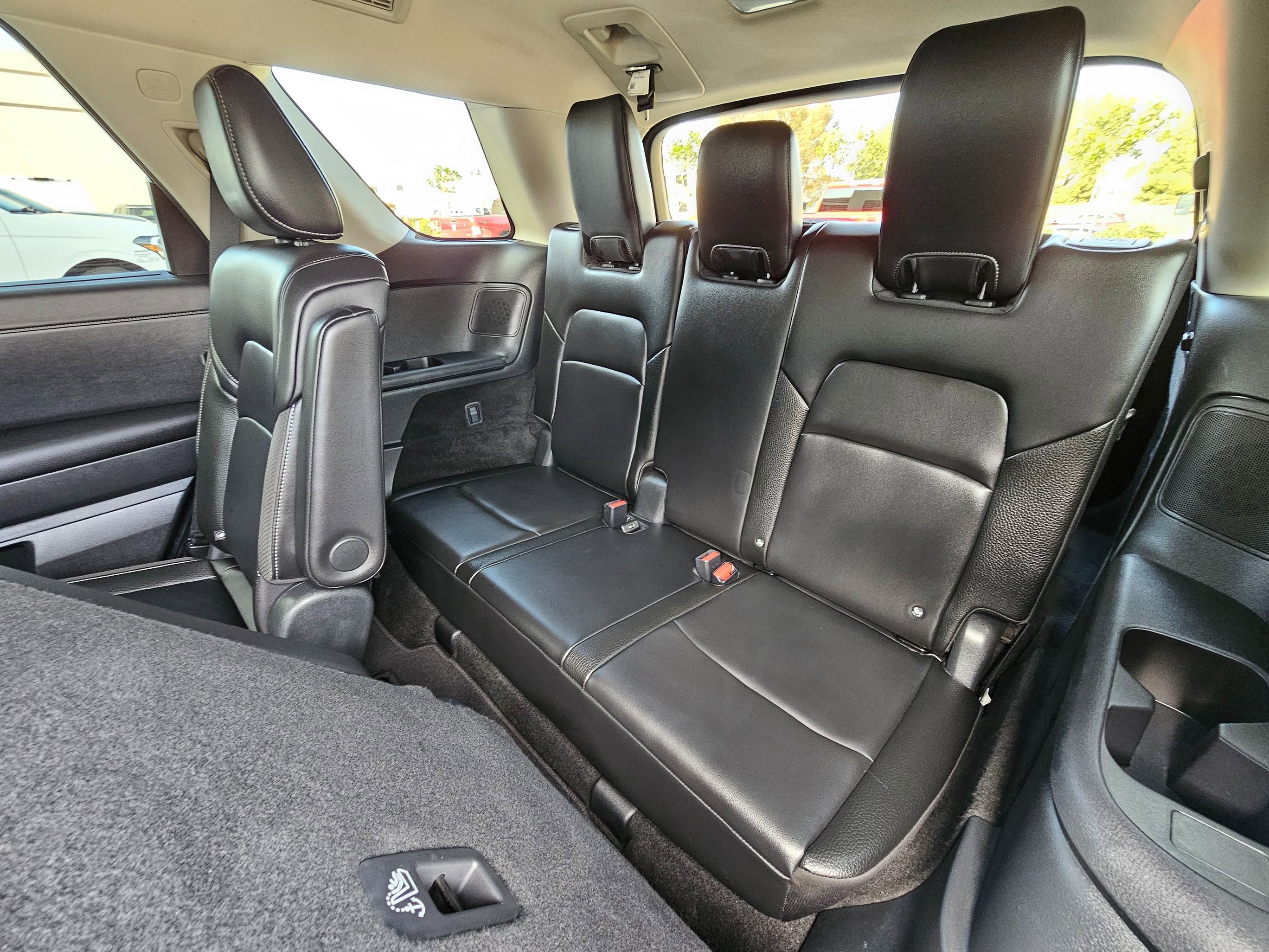 Used 2025 Nissan Pathfinder SL w/ SL Premium Package image 22