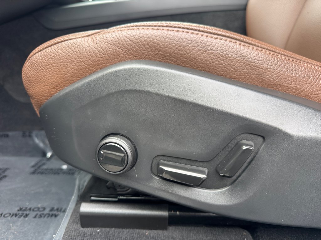 Certified 2024 Volvo XC60 B5 Plus w/ Protection Package Premier AWD/4WD image 14