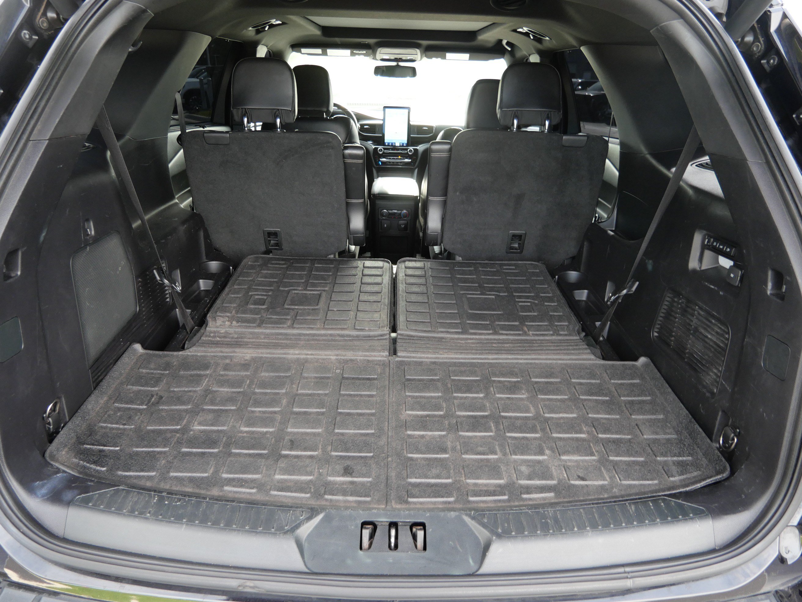 Used 2021 Ford Explorer ST w/ Equipment Group 401A AWD/4WD image 17