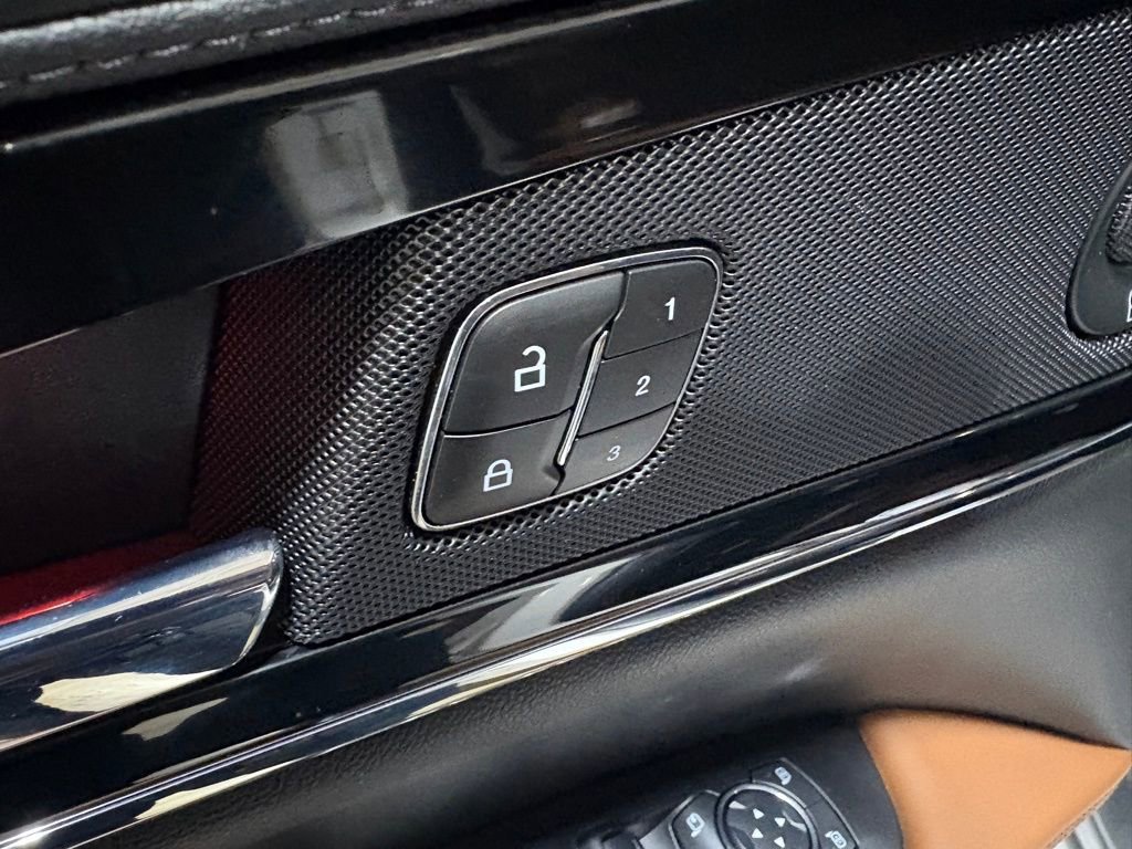 Used 2023 Lincoln Nautilus Reserve image 21