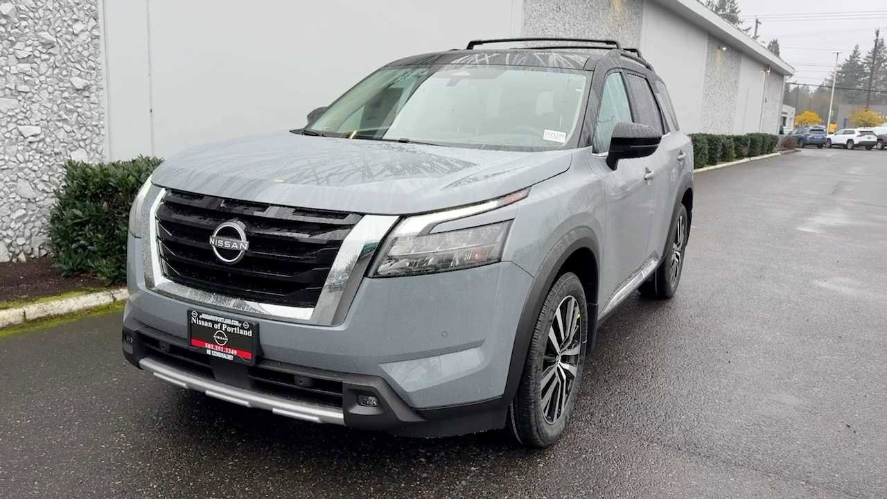 New 2025 Nissan Pathfinder Platinum w/ Cargo Package image 3