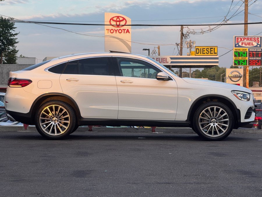 Used 2021 Mercedes-Benz GLC 300 4MATIC Coupe image 4
