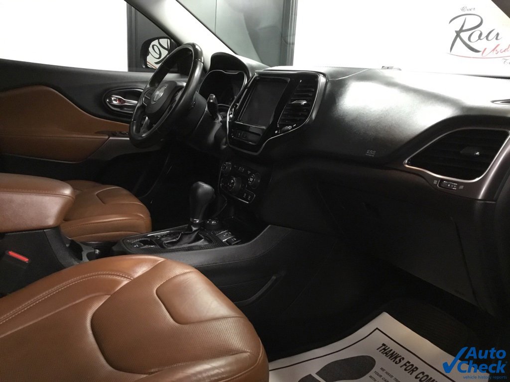 Used 2019 Jeep Cherokee Overland w/ Heavy Duty Protection Group image 38