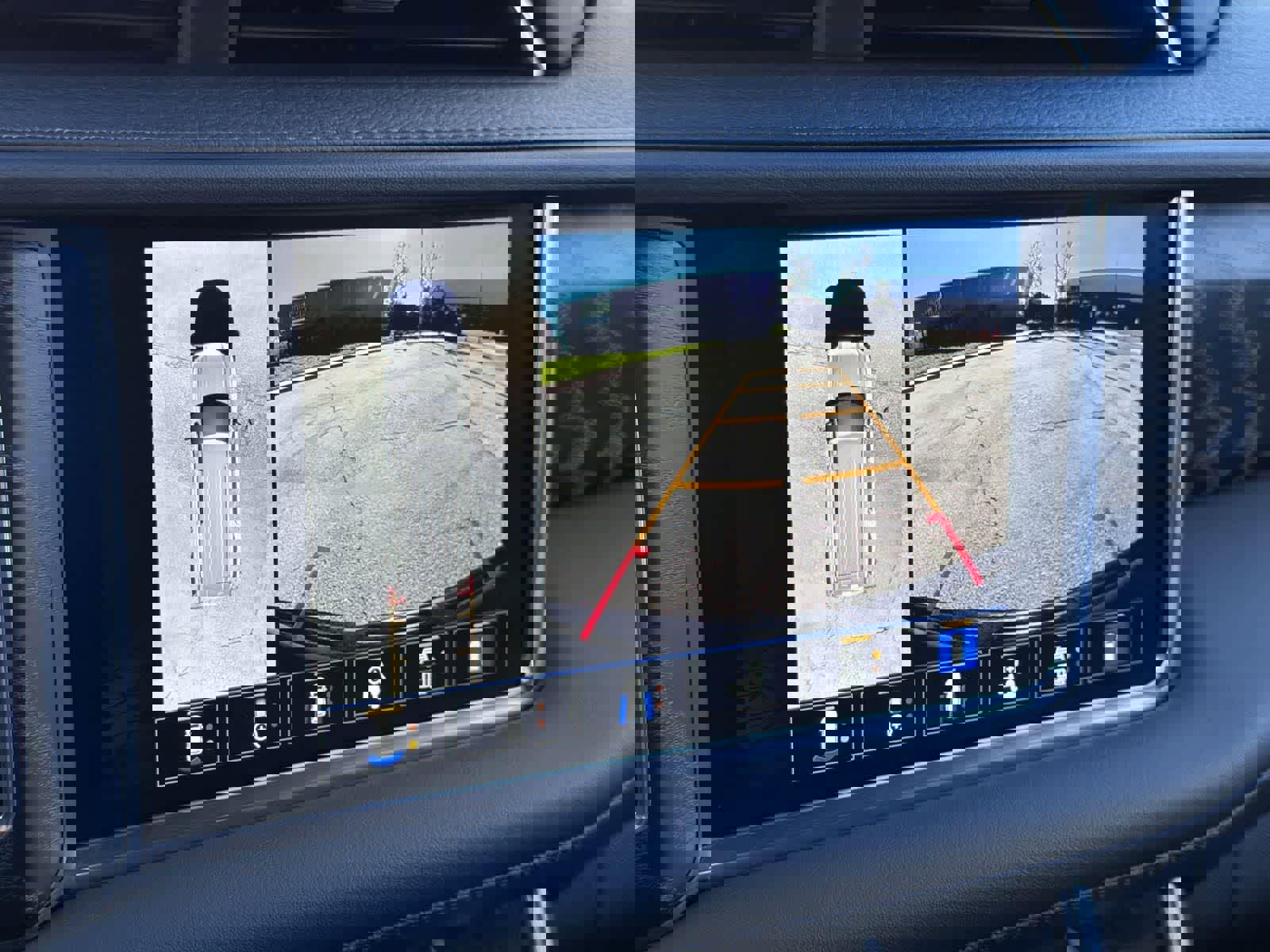 Used 2023 GMC Yukon XL Denali image 18