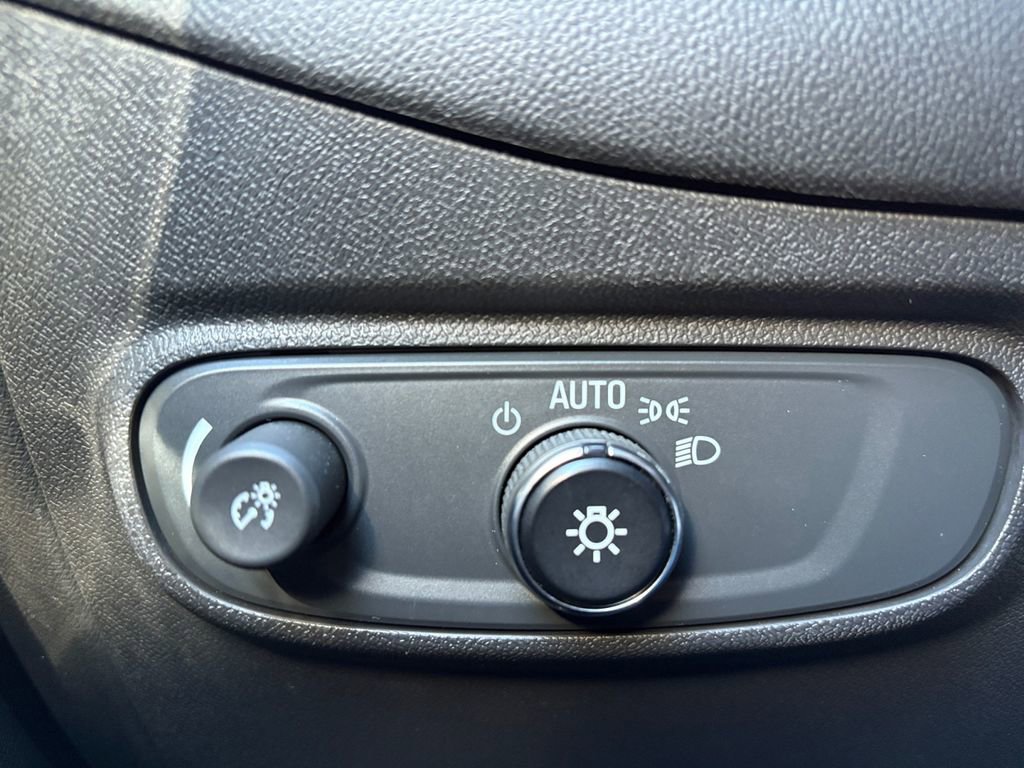 Used 2022 Chevrolet Equinox LT image 25