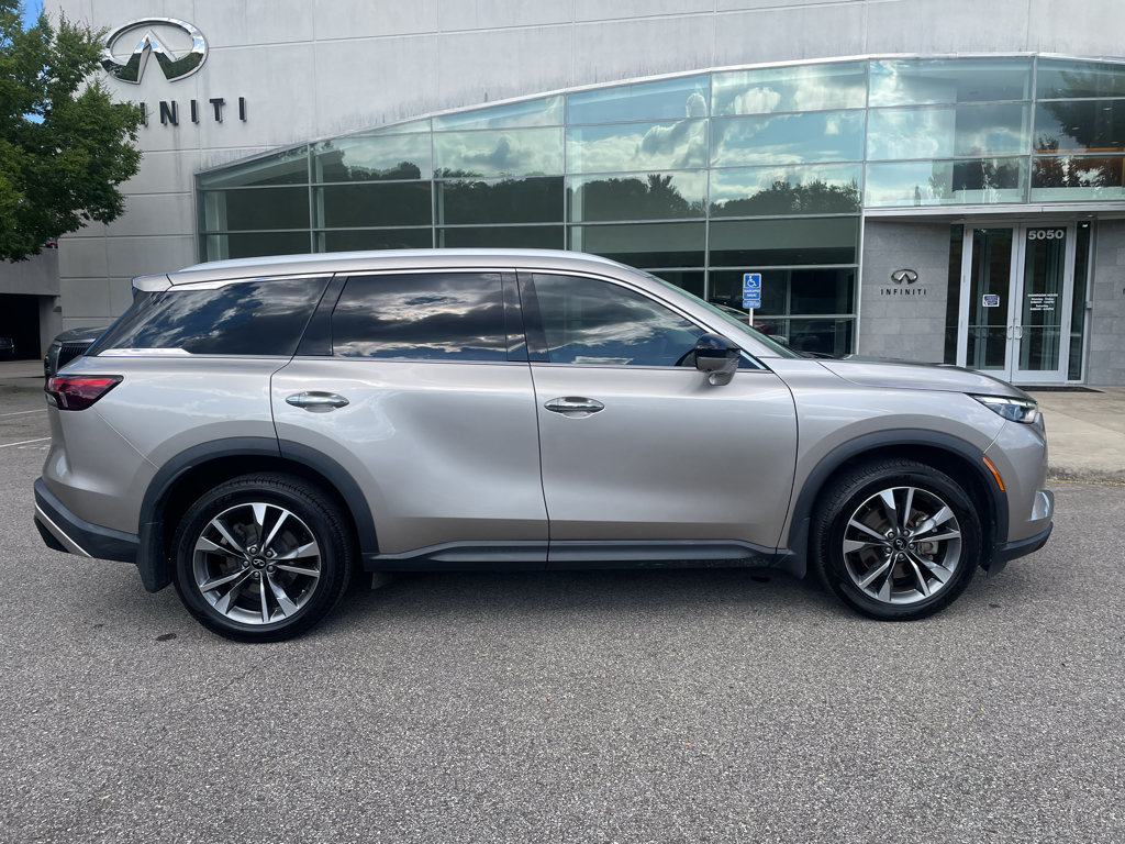 Used 2023 INFINITI QX60 Luxe w/ Cargo Package AWD/4WD image 2