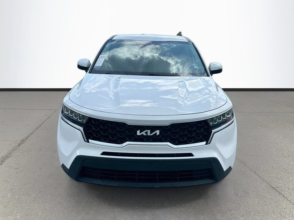 Used 2023 Kia Sorento LX FWD image 2
