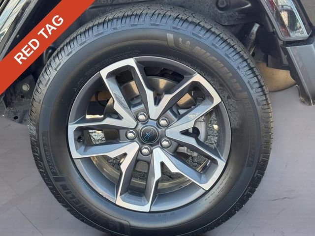 Used 2024 Jeep Wrangler Unlimited image 7