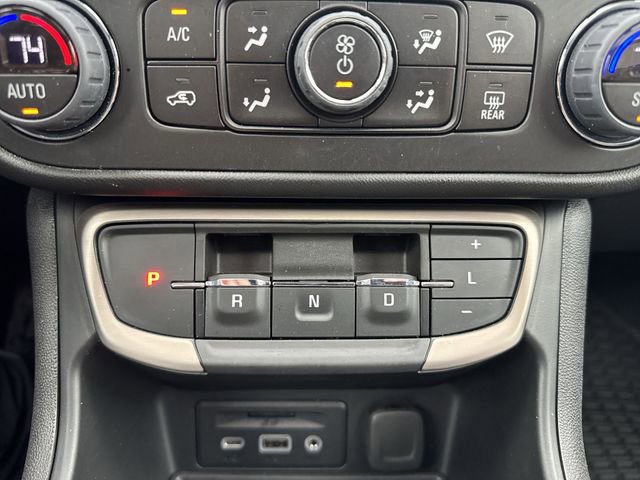 Used 2024 GMC Terrain Denali image 15