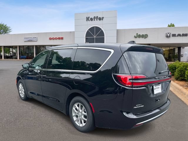 New 2027 Chrysler Pacifica Select FWD image 4