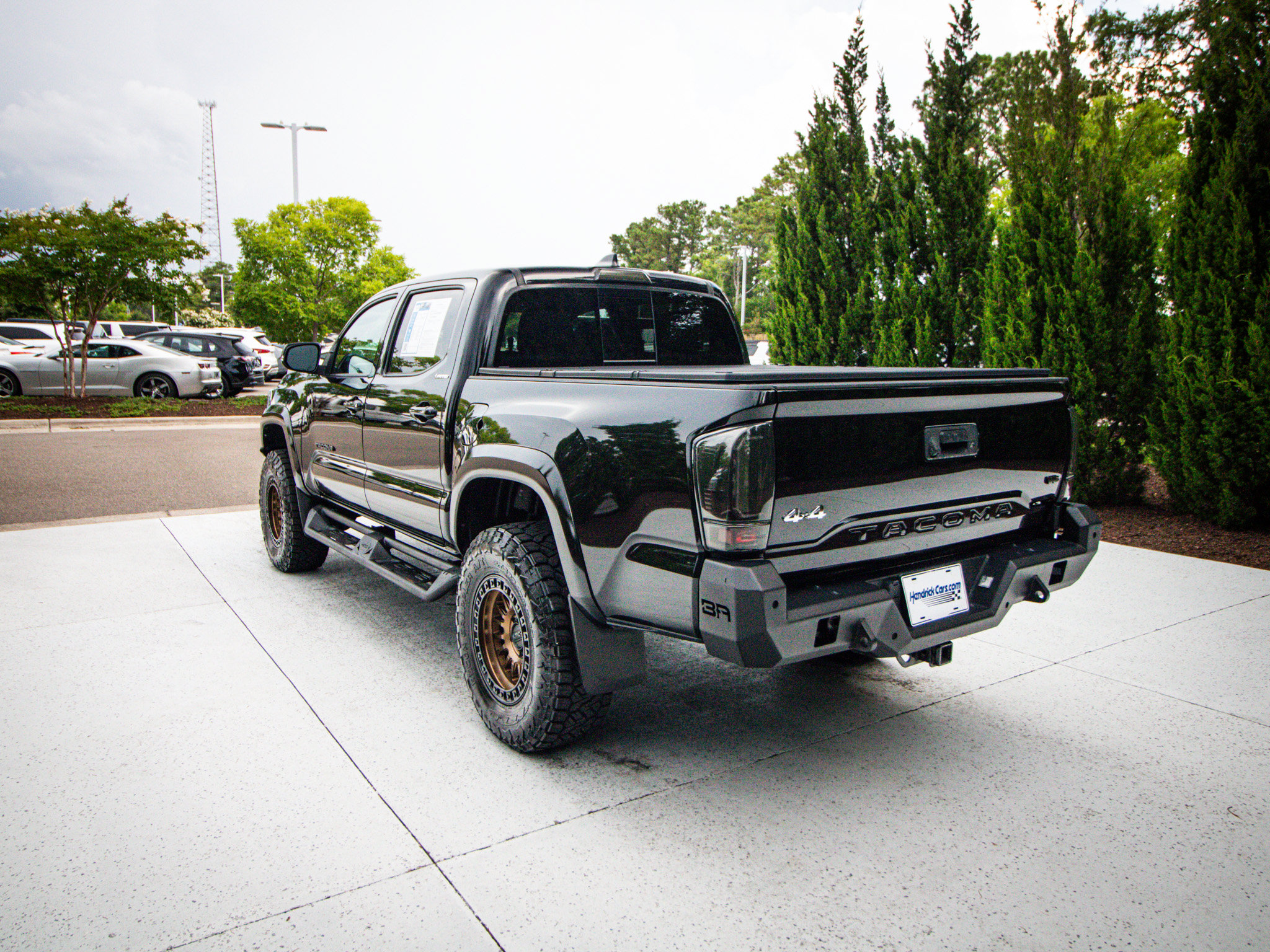 Used 2023 Toyota Tacoma Limited AWD/4WD image 8