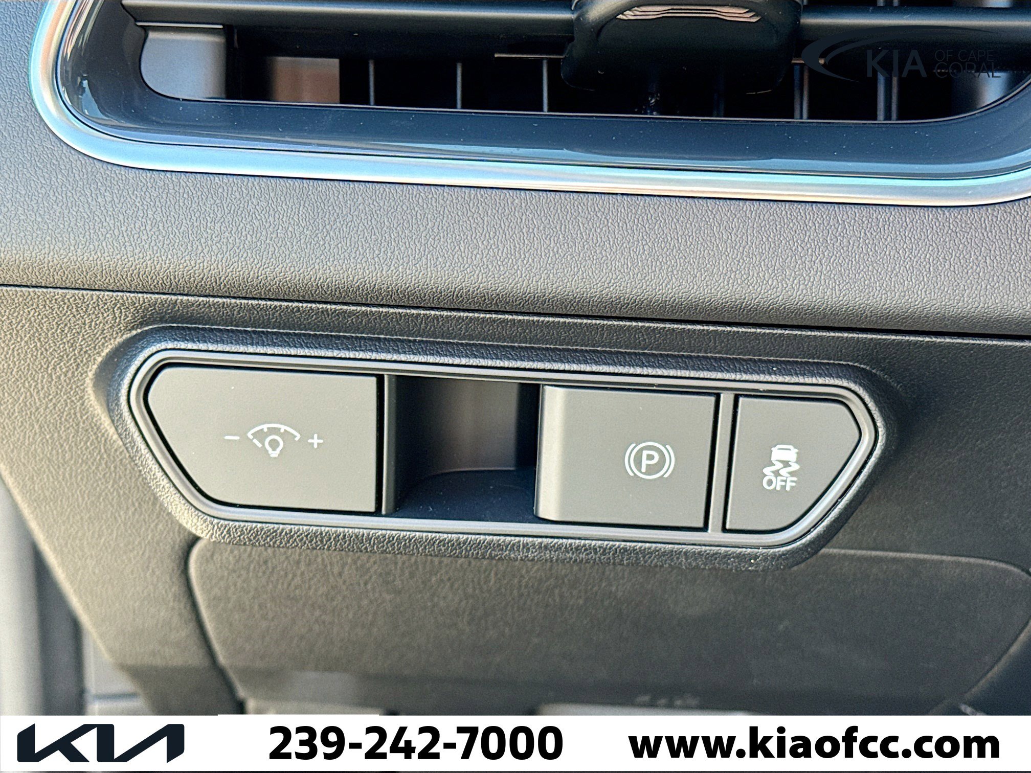 New 2025 Kia K4 EX image 32