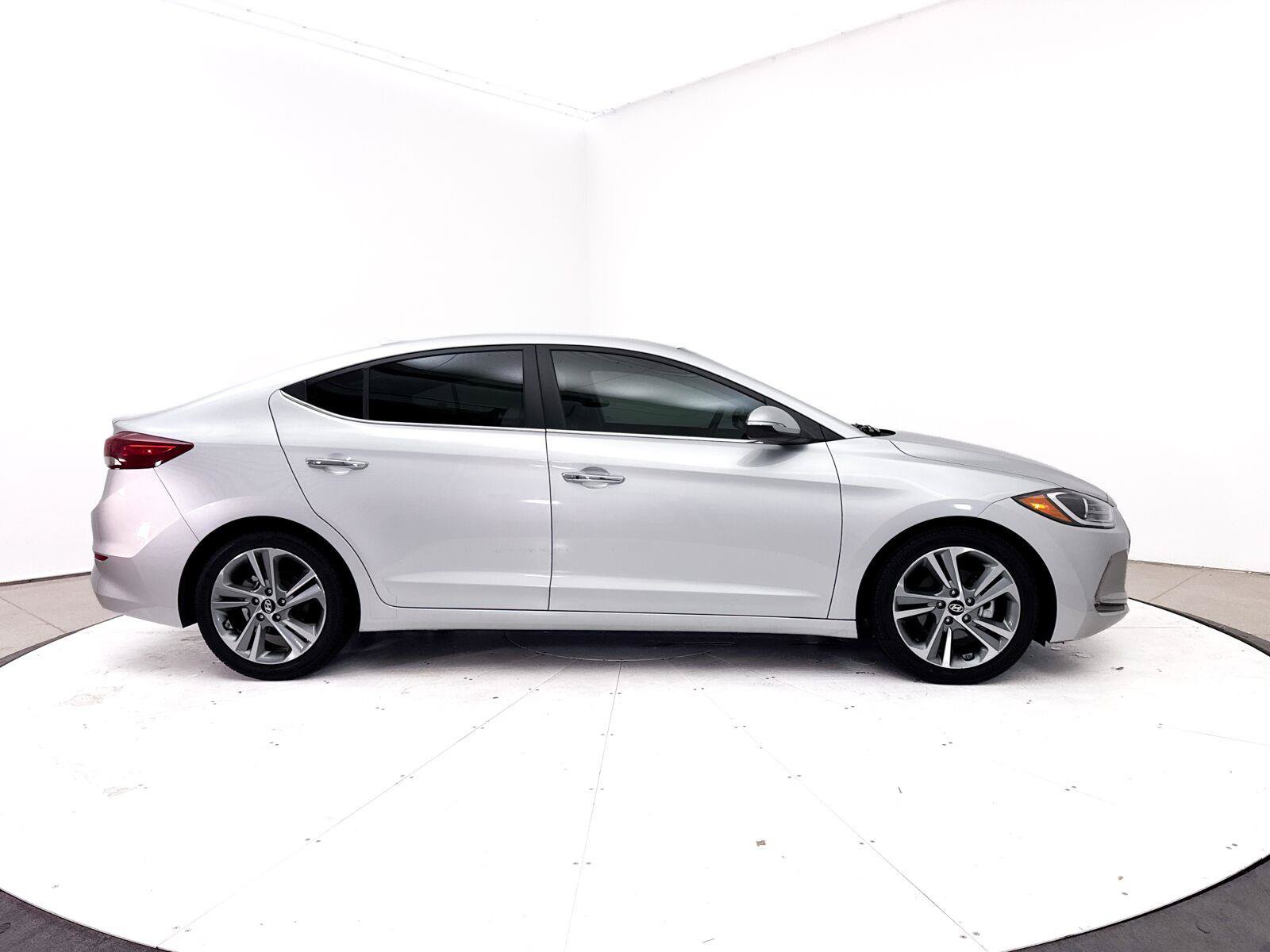 Used 2017 Hyundai Elantra Limited FWD image 39