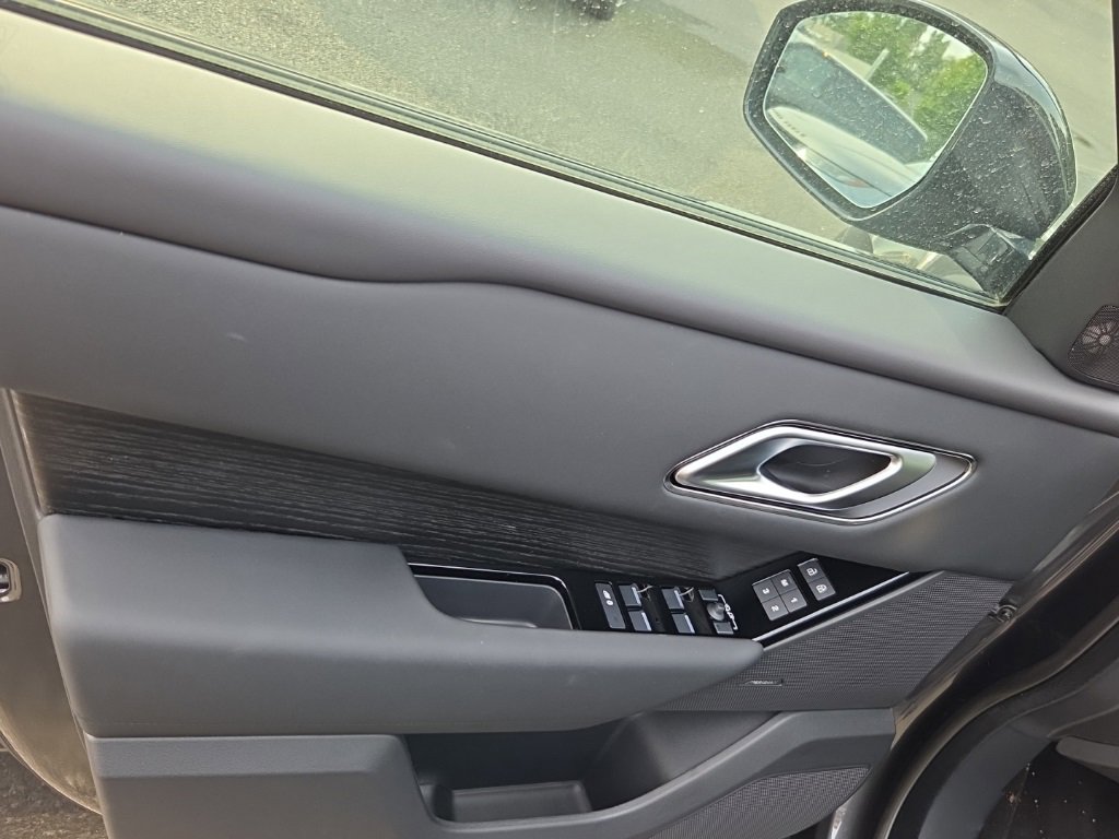 New 2026 Land Rover Range Rover Velar Dynamic SE image 11