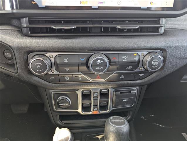 New 2026 Jeep Gladiator Sport AWD/4WD image 19
