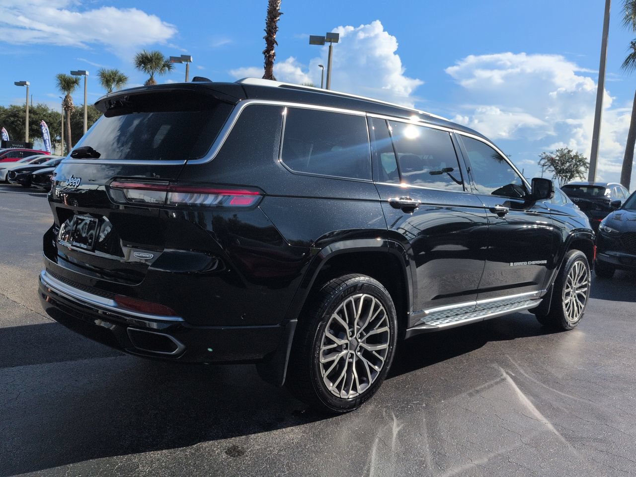 Used 2022 Jeep Grand Cherokee L Summit AWD/4WD image 4