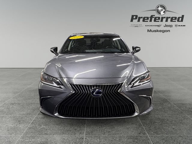 Used 2019 Lexus ES 300h w/ Accessory Package FWD image 11