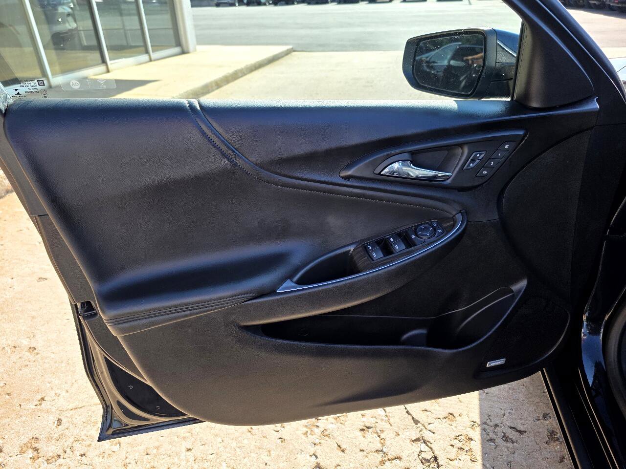 Used 2024 Chevrolet Malibu LT image 11