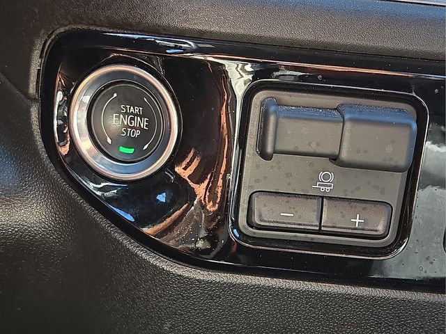 Used 2025 Chevrolet Silverado 2500 LT w/ Convenience Package image 25