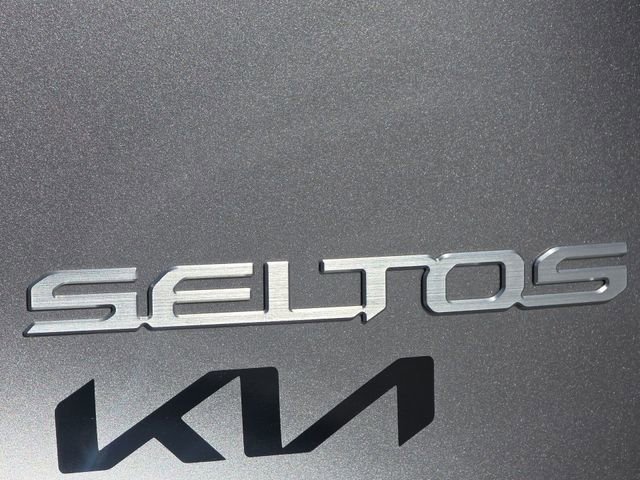 Used 2024 Kia Seltos EX FWD image 30