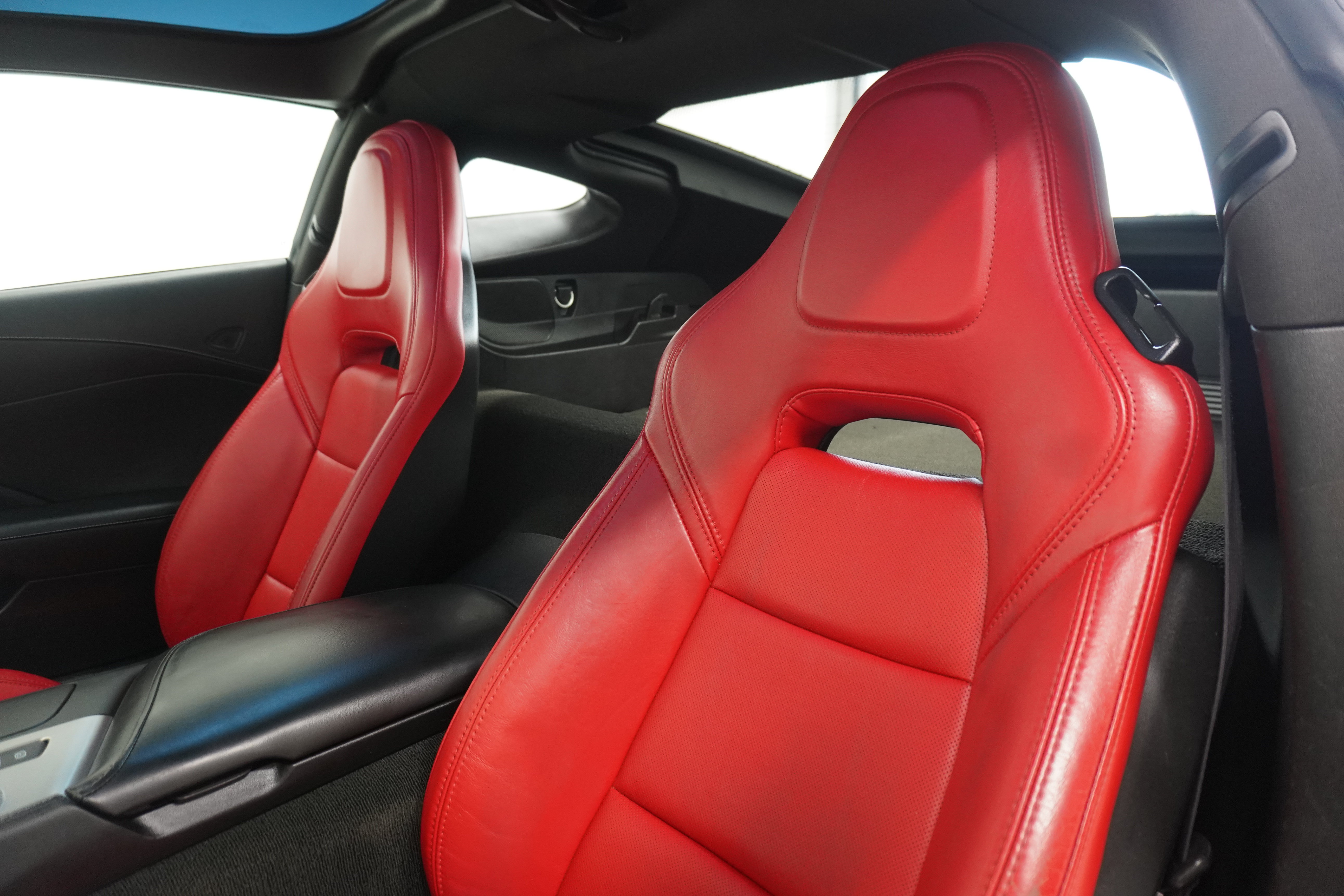 Used 2015 Chevrolet Corvette Stingray Coupe w/ ZF1 Appearance Package RWD image 11