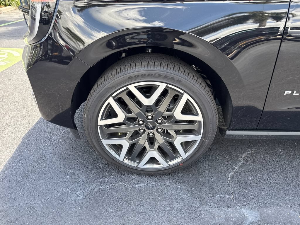New 2026 Ford Expedition Platinum w/ Platinum Ultimate Package AWD/4WD image 12