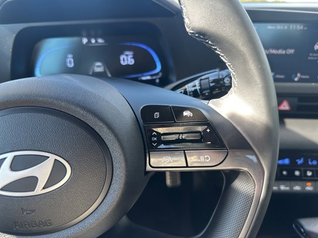 Certified 2025 Hyundai Elantra Sport image 20