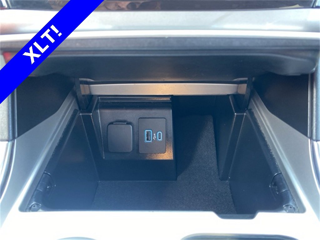 Used 2024 Ford Explorer XLT w/ Equipment Group 202A image 31