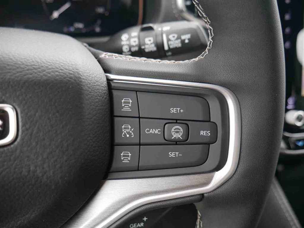New 2026 Jeep Grand Wagoneer Limited AWD/4WD image 39